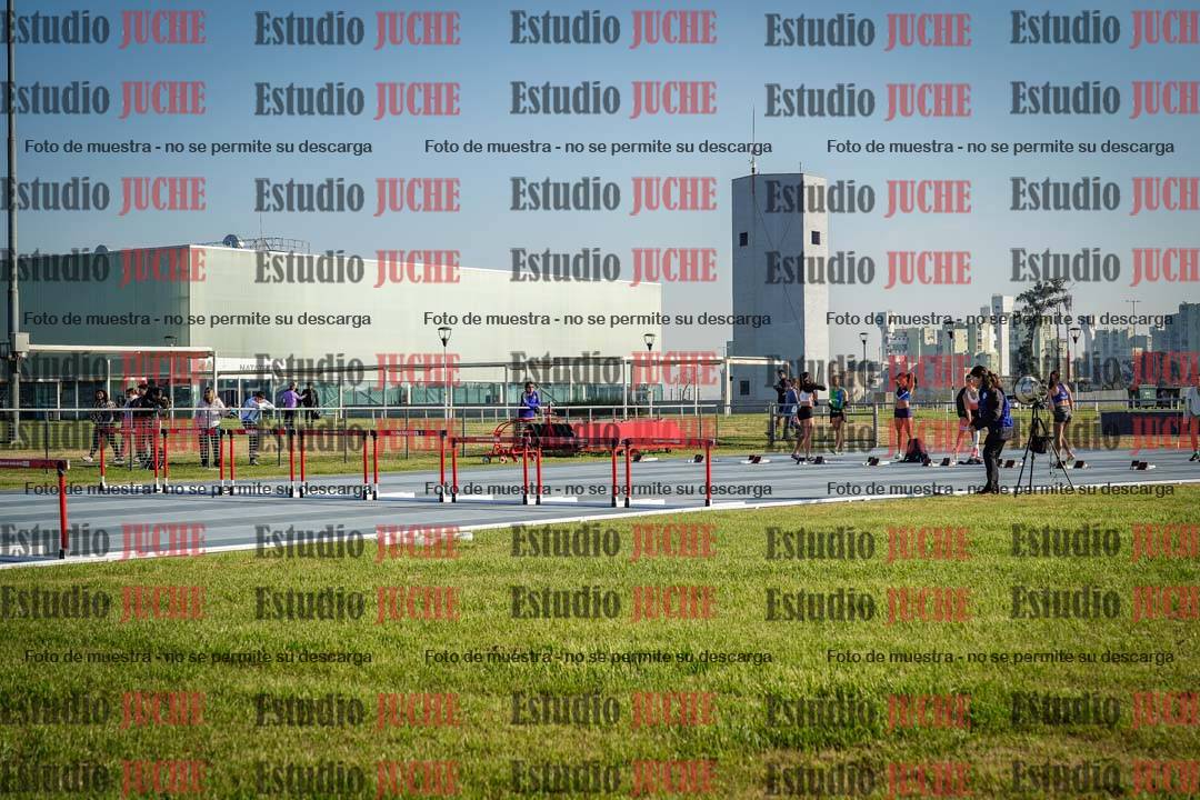Fotos de los 100 m con vallas de mujeres