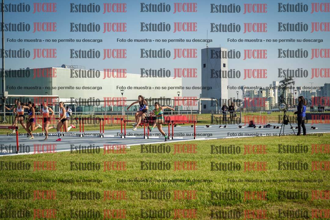 Fotos de los 100 m con vallas de mujeres