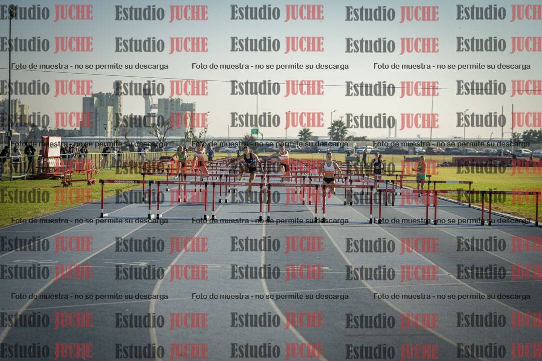 Fotos de los 100 m con vallas de mujeres