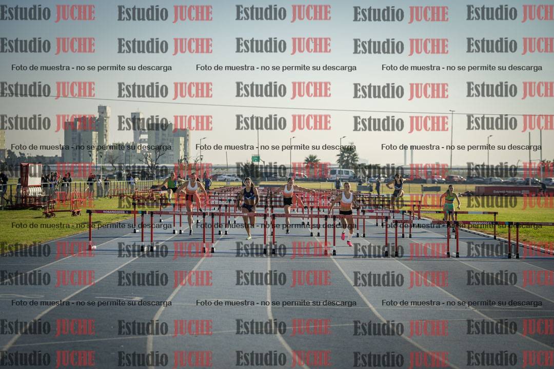 Fotos de los 100 m con vallas de mujeres