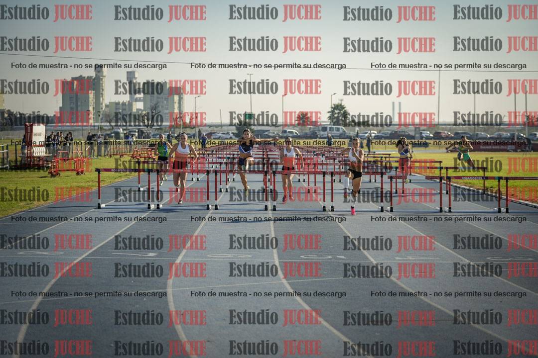 Fotos de los 100 m con vallas de mujeres