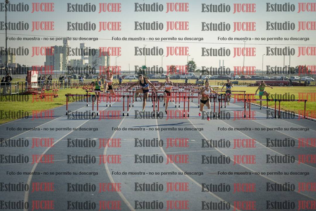 Fotos de los 100 m con vallas de mujeres