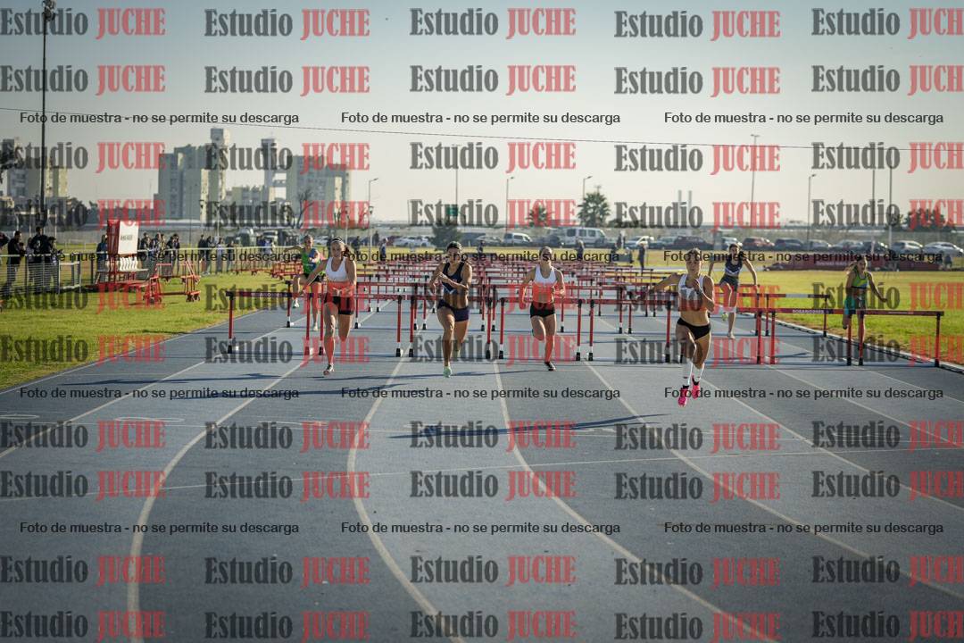 Fotos de los 100 m con vallas de mujeres