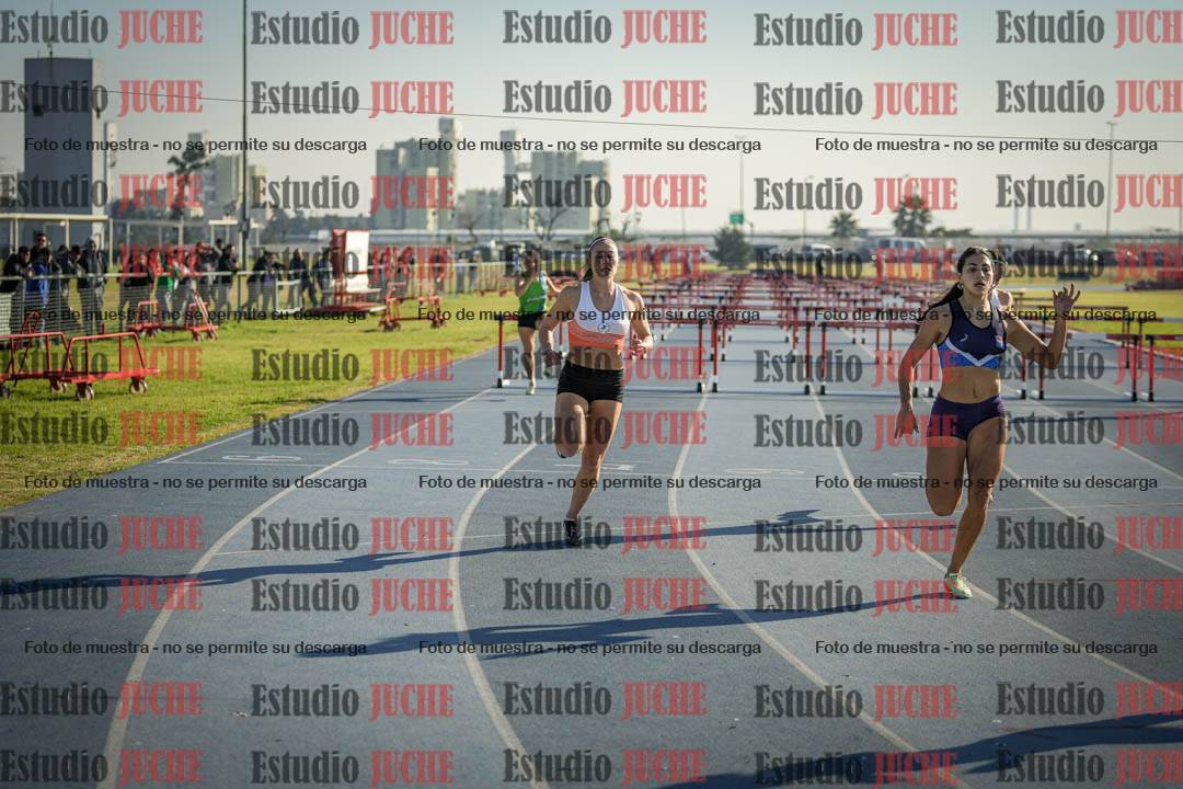 Fotos de los 100 m con vallas de mujeres