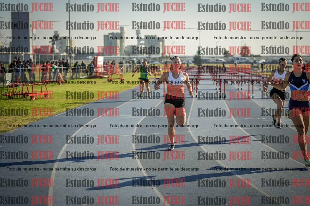 Fotos de los 100 m con vallas de mujeres