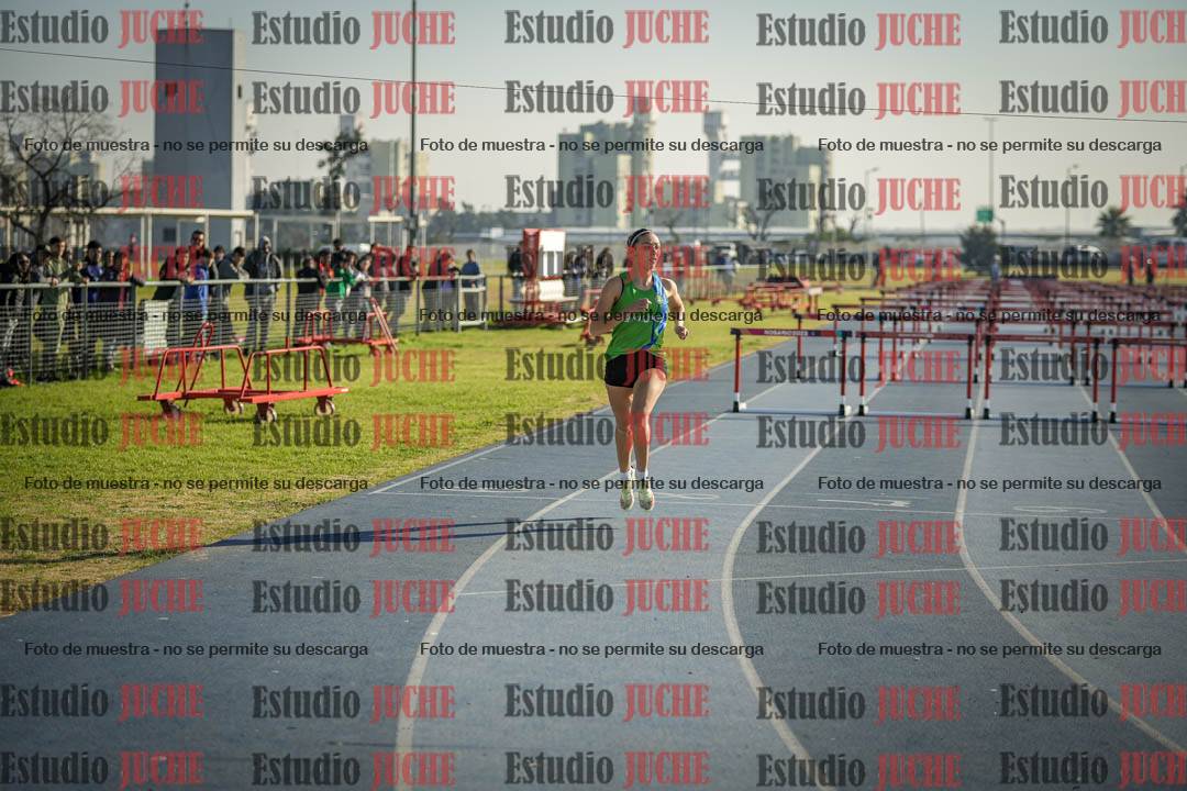 Fotos de los 100 m con vallas de mujeres
