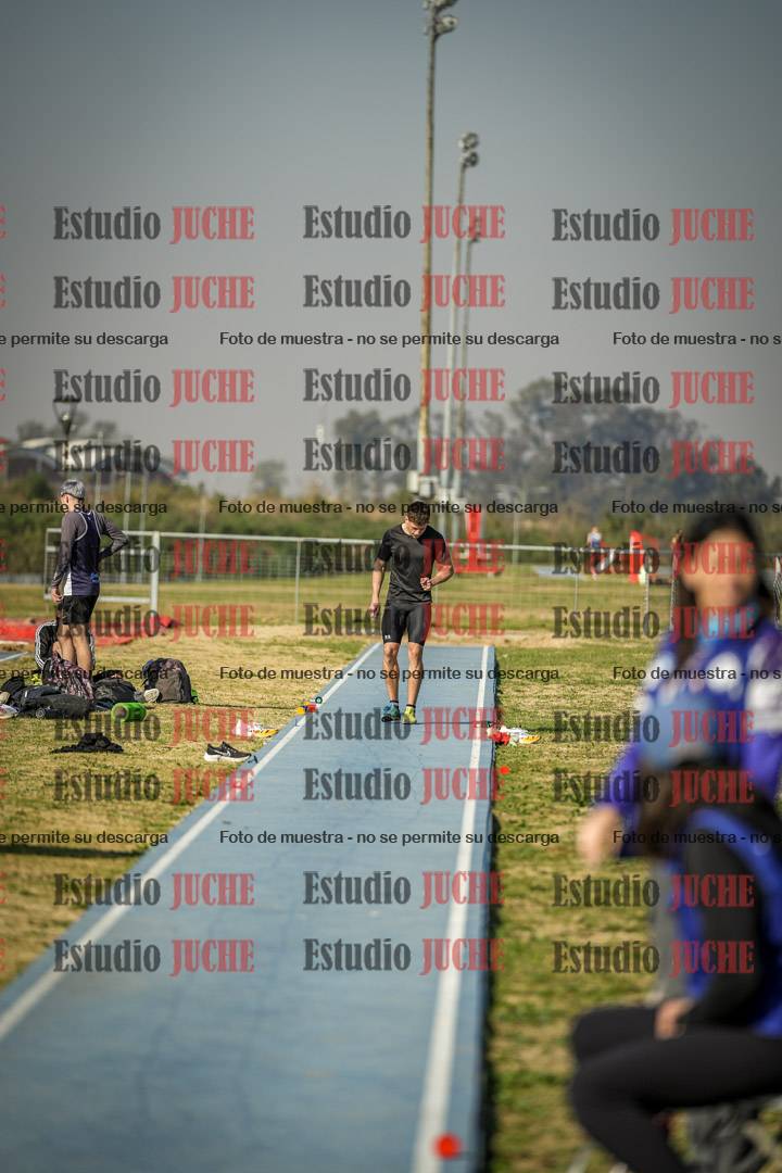 Fotos del salto en largo de varones