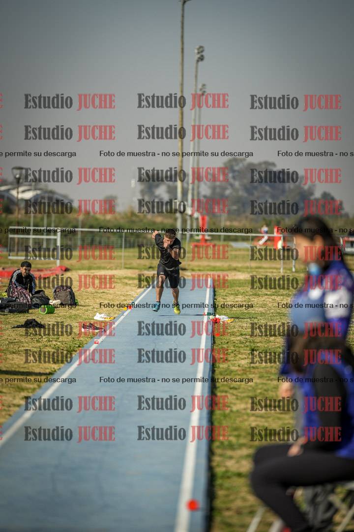 Fotos del salto en largo de varones