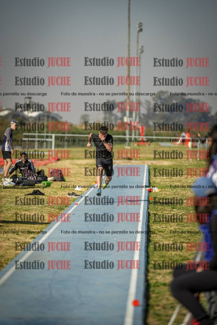 Fotos del salto en largo de varones