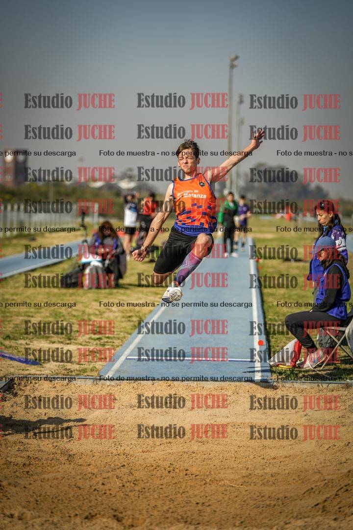 Fotos del salto en largo de varones