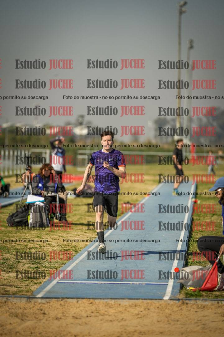 Fotos del salto en largo de varones