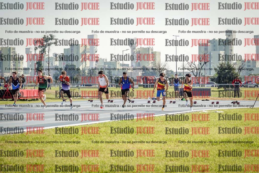 Fotos de los 100 m llanos de varones