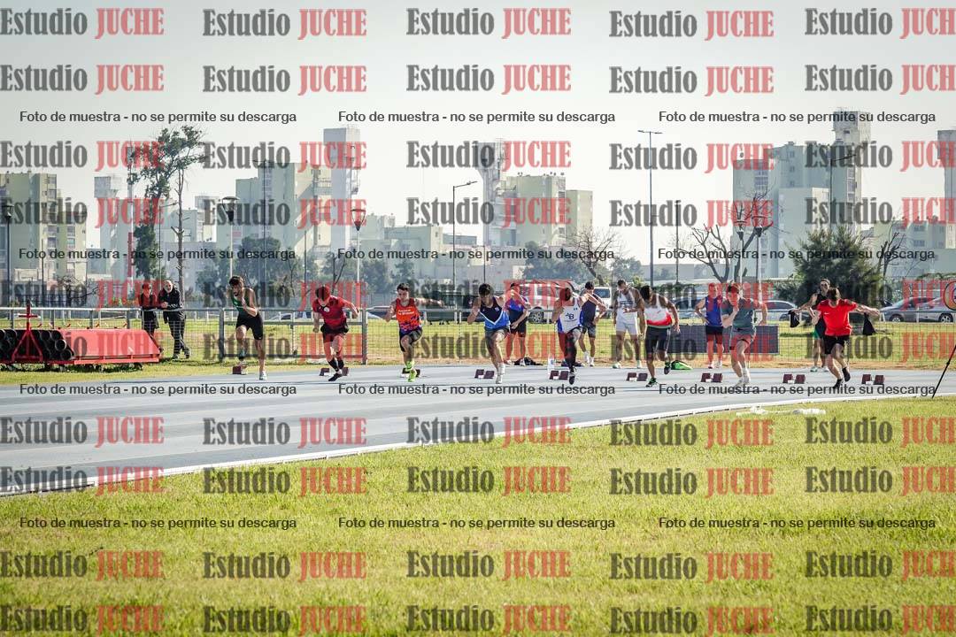 Fotos de los 100 m llanos de varones