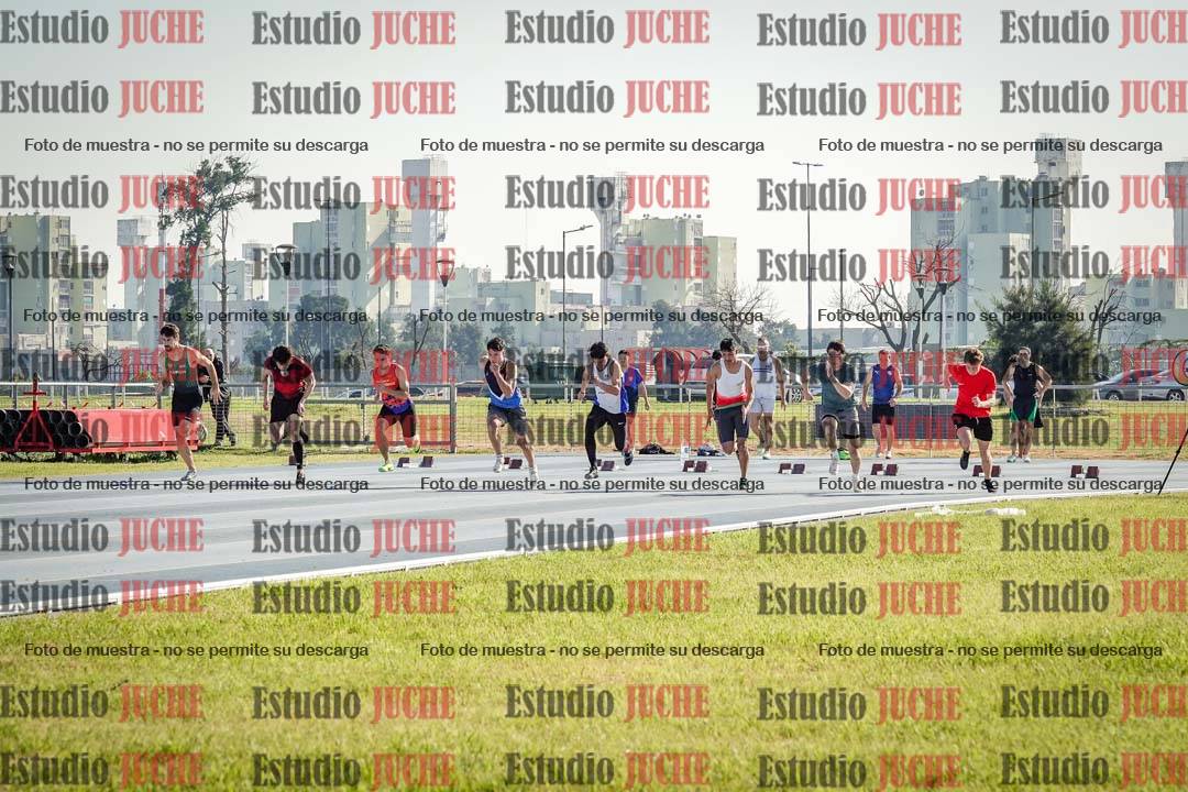 Fotos de los 100 m llanos de varones