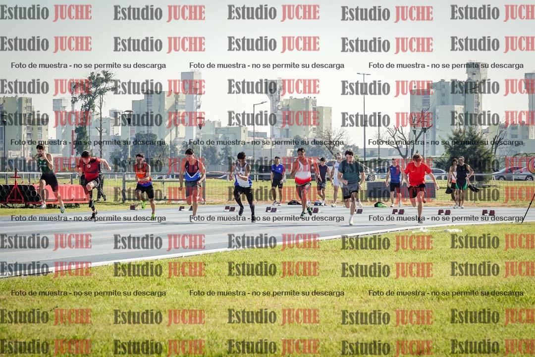 Fotos de los 100 m llanos de varones