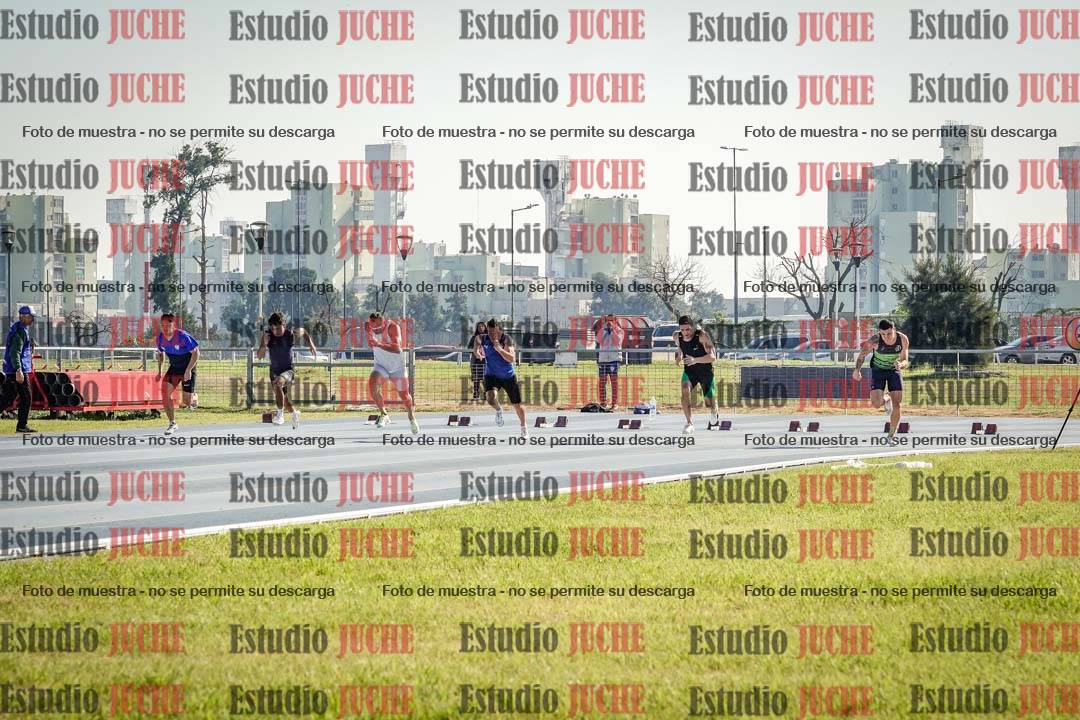 Fotos de los 100 m llanos de varones