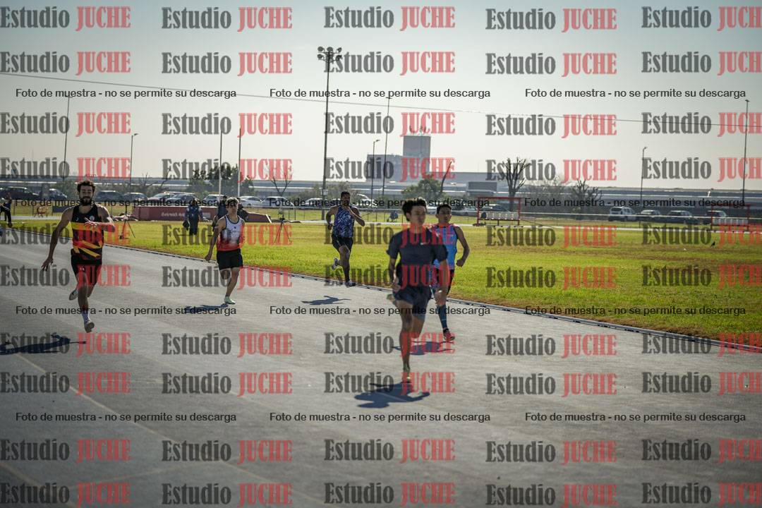 Fotos de los 100 m llanos de varones