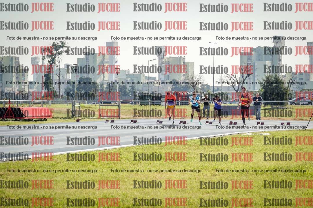 Fotos de los 100 m llanos de varones