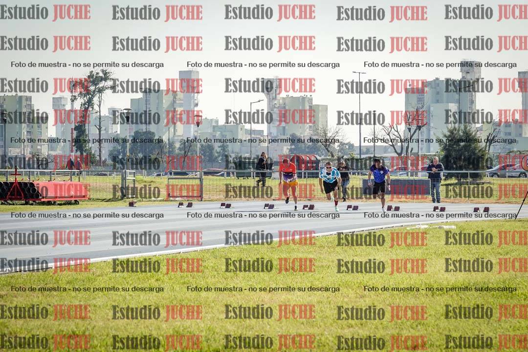 Fotos de los 100 m llanos de varones