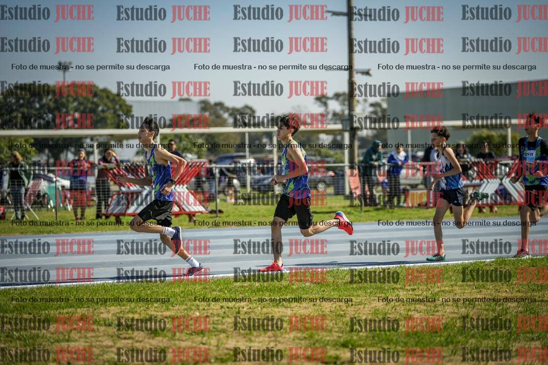 Fotos de los 600 m llanos de varones