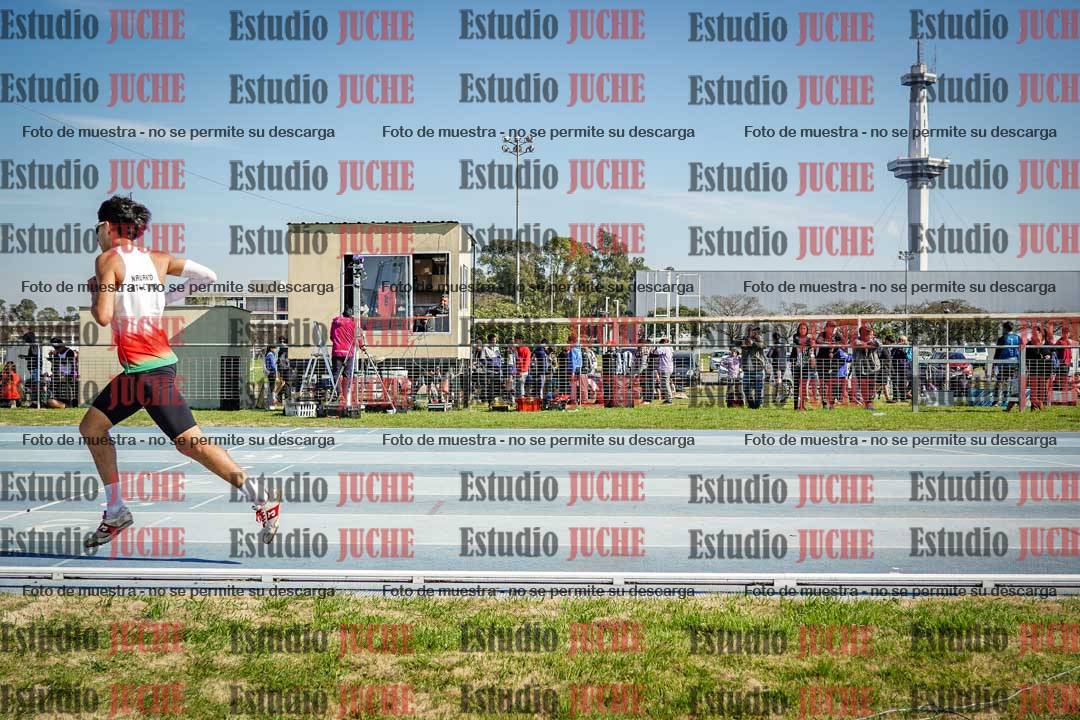 Fotos de los 600 m llanos de varones
