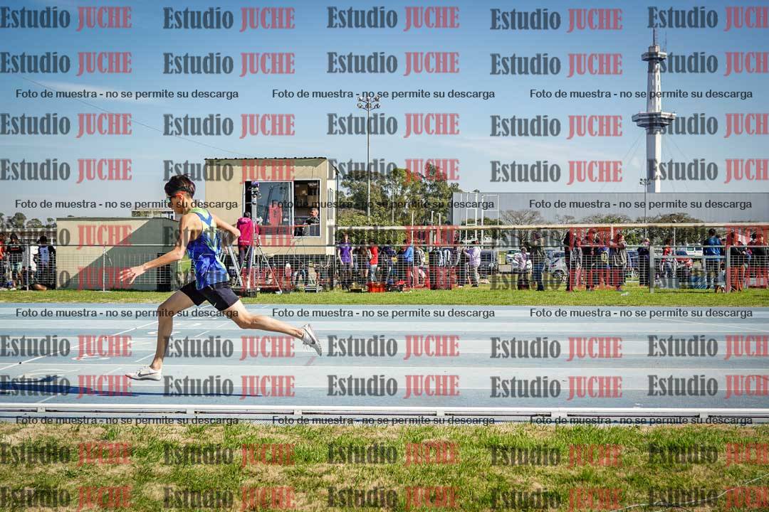 Fotos de los 600 m llanos de varones