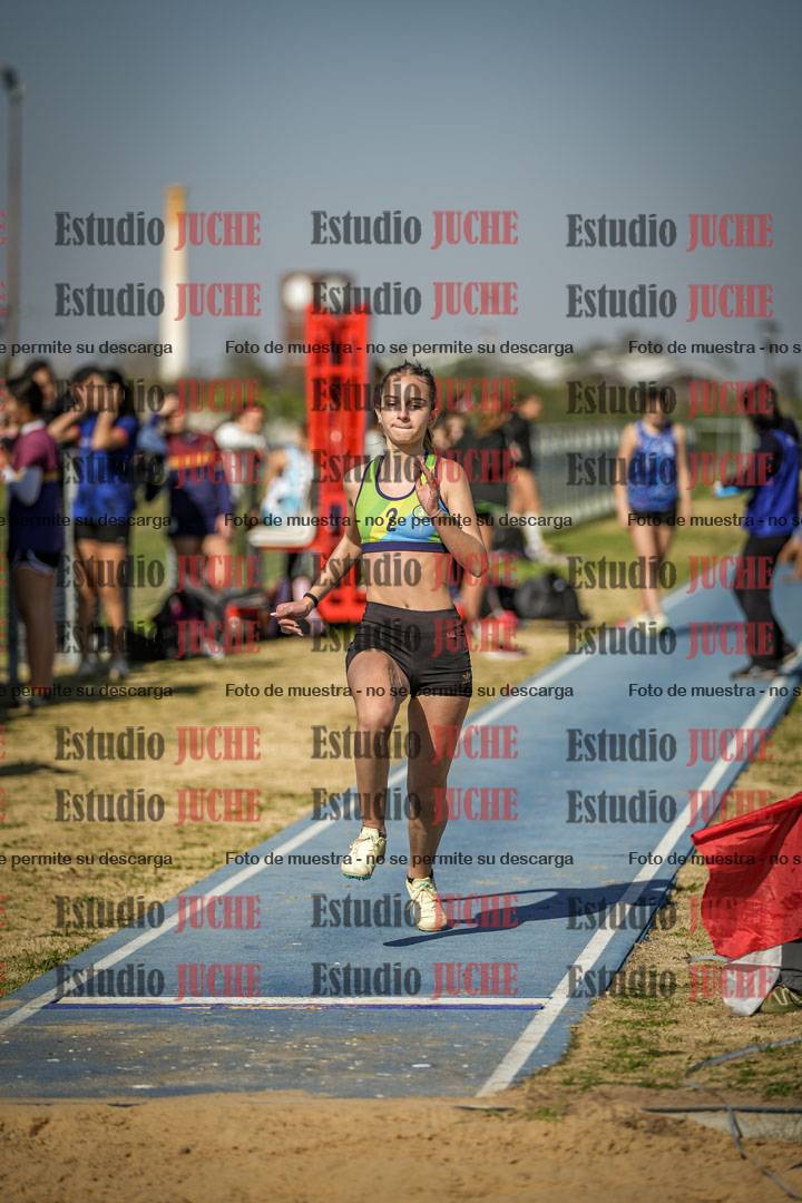 Fotos del salto en largo de mujeres
