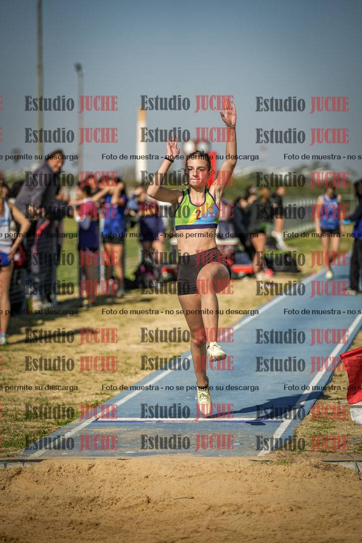Fotos del salto en largo de mujeres