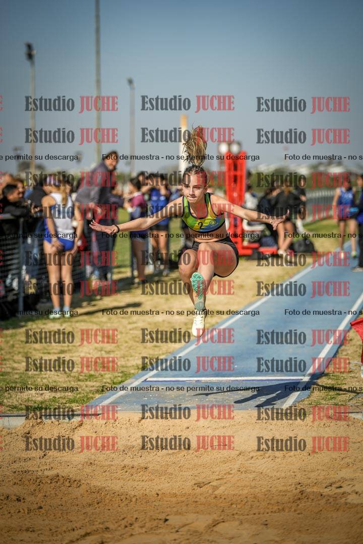 Fotos del salto en largo de mujeres