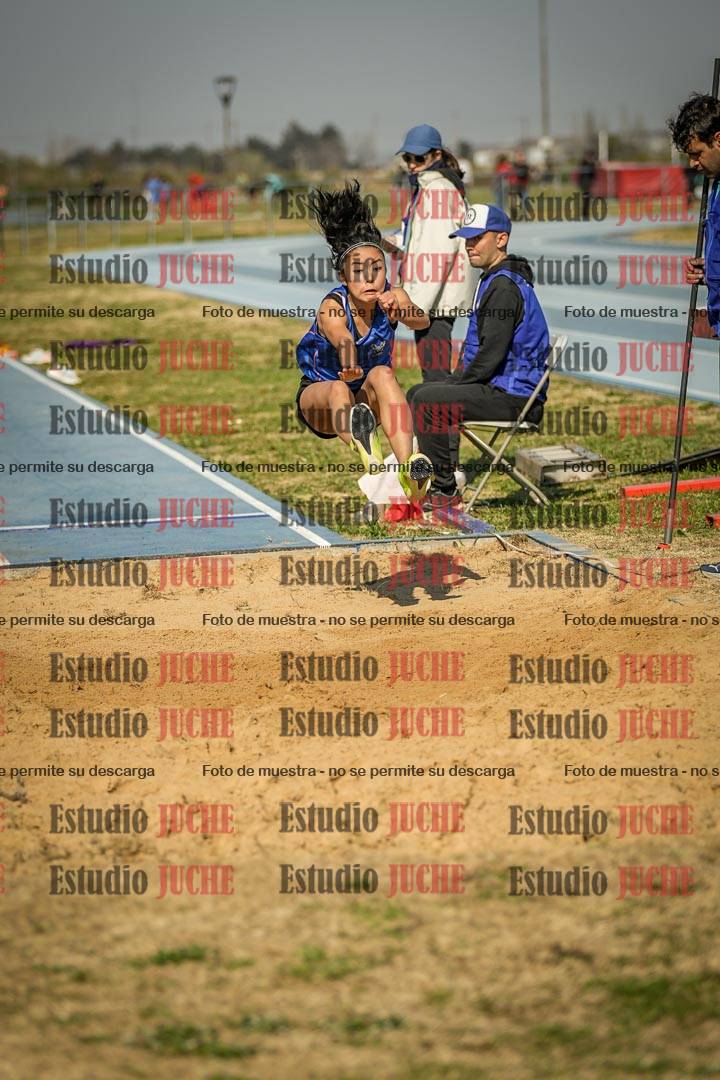 Fotos del salto en largo de mujeres