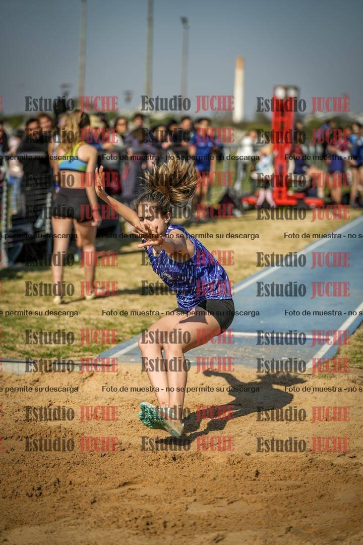 Fotos del salto en largo de mujeres