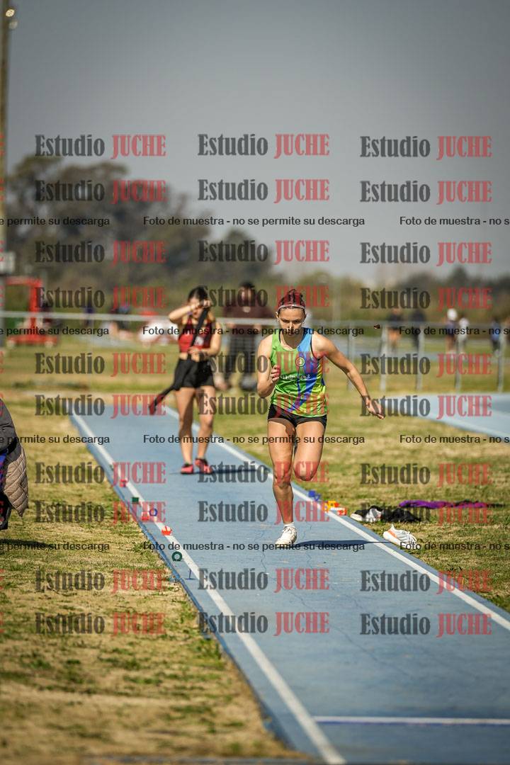 Fotos del salto en largo de mujeres