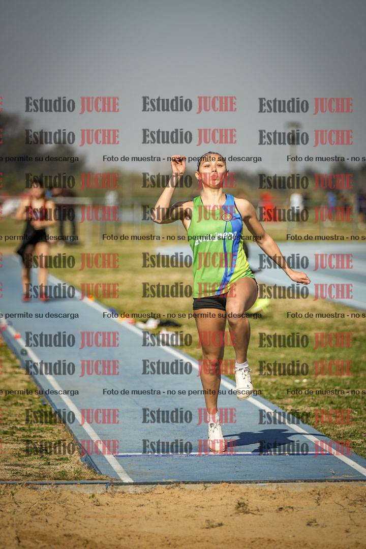 Fotos del salto en largo de mujeres
