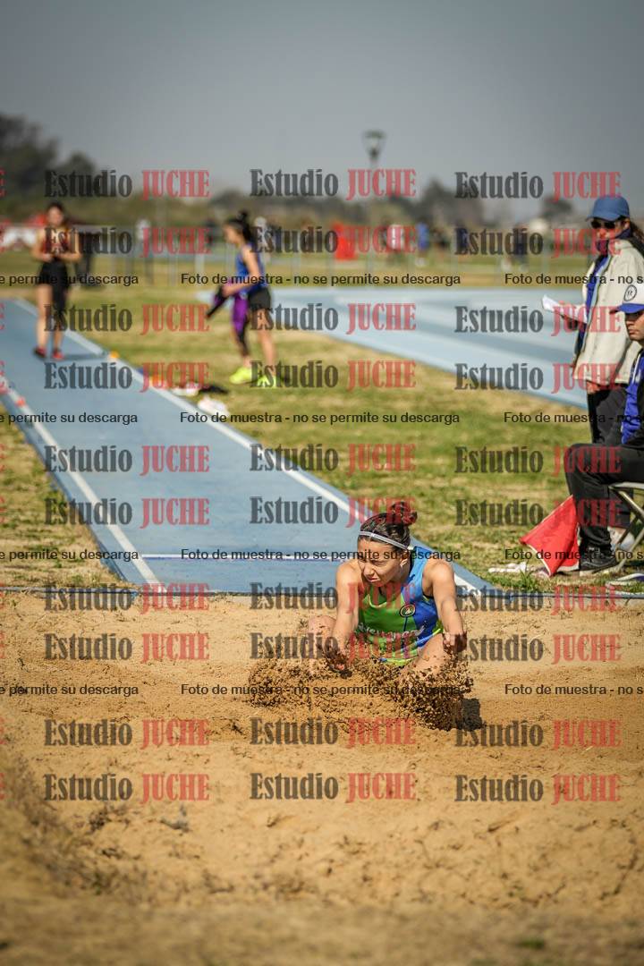 Fotos del salto en largo de mujeres