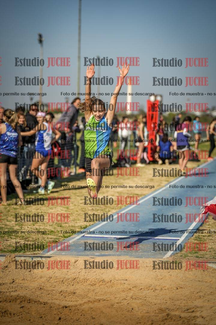 Fotos del salto en largo de mujeres