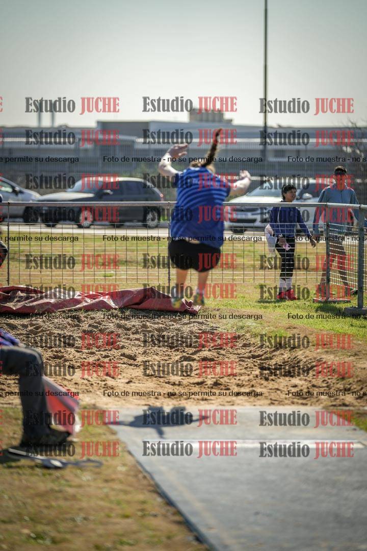 Fotos del salto en largo de mujeres
