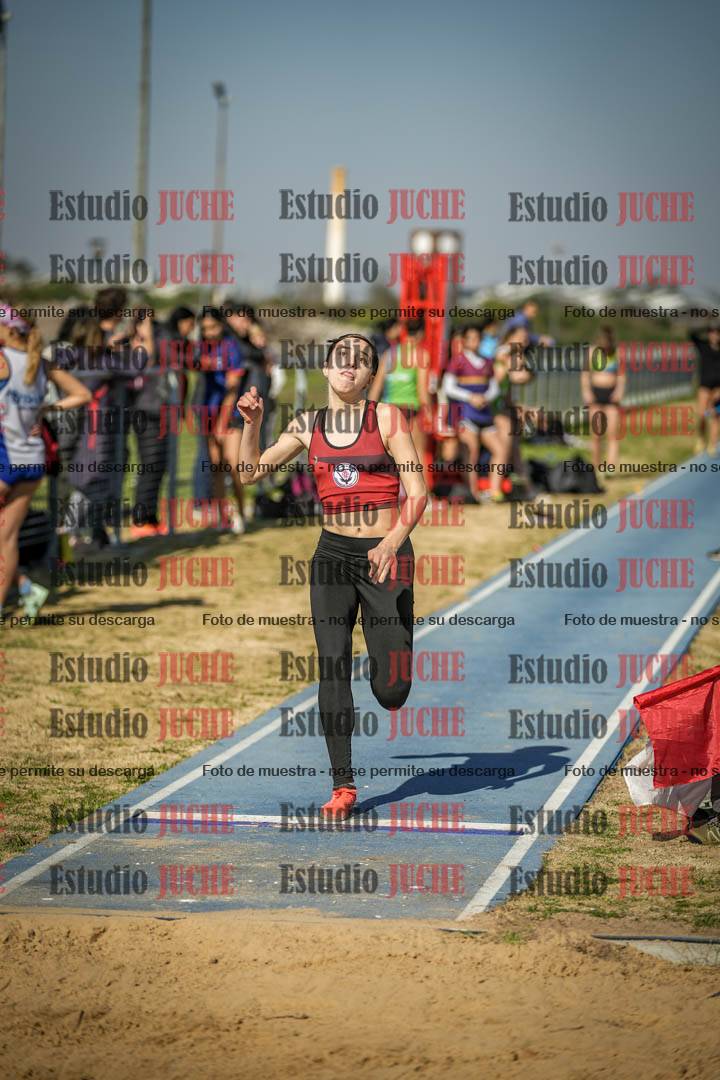 Fotos del salto en largo de mujeres