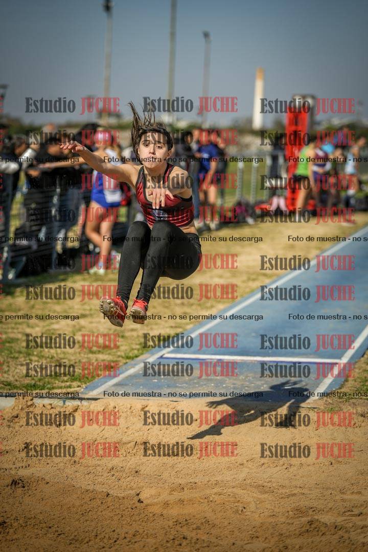Fotos del salto en largo de mujeres