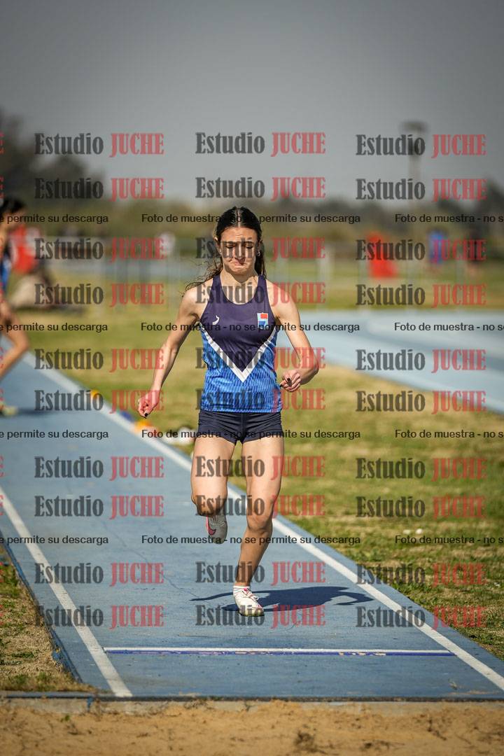 Fotos del salto en largo de mujeres