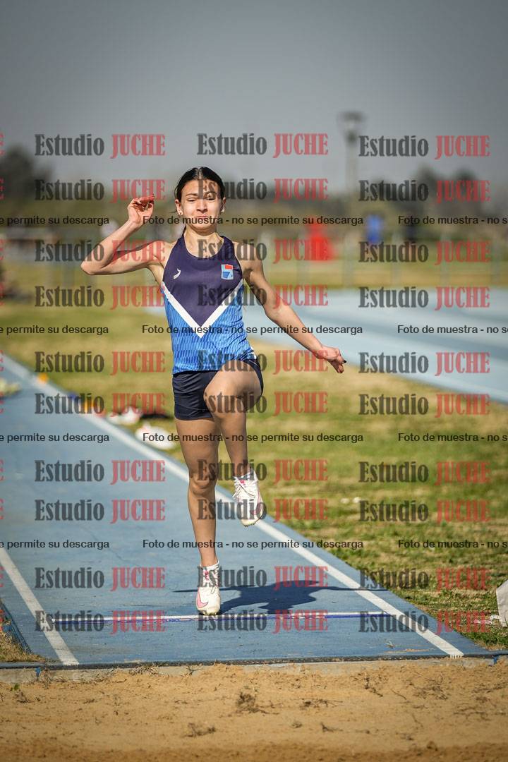 Fotos del salto en largo de mujeres