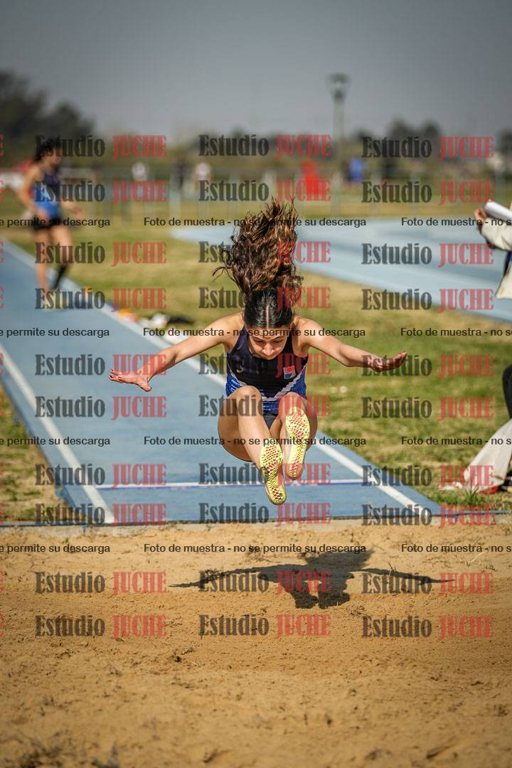 Fotos del salto en largo de mujeres