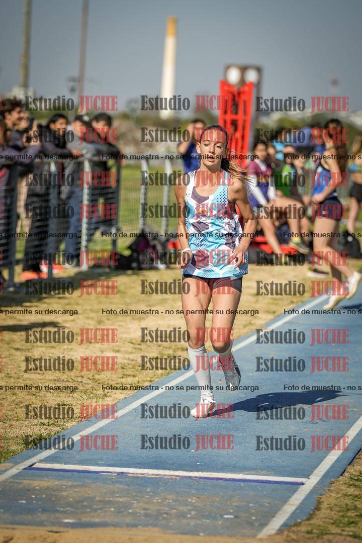 Fotos del salto en largo de mujeres