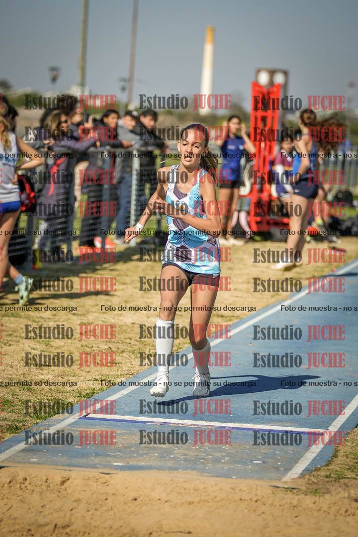 Fotos del salto en largo de mujeres