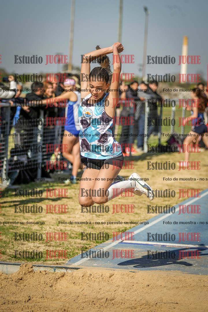 Fotos del salto en largo de mujeres