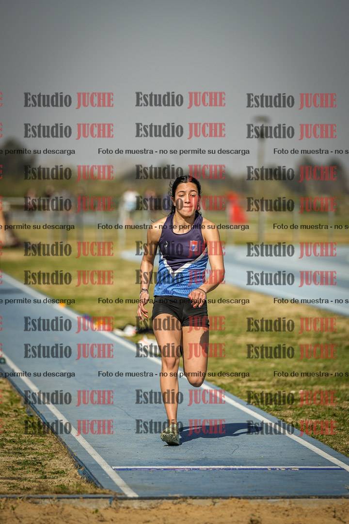 Fotos del salto en largo de mujeres