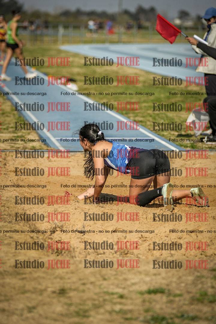 Fotos del salto en largo de mujeres