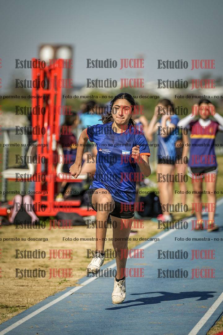Fotos del salto en largo de mujeres
