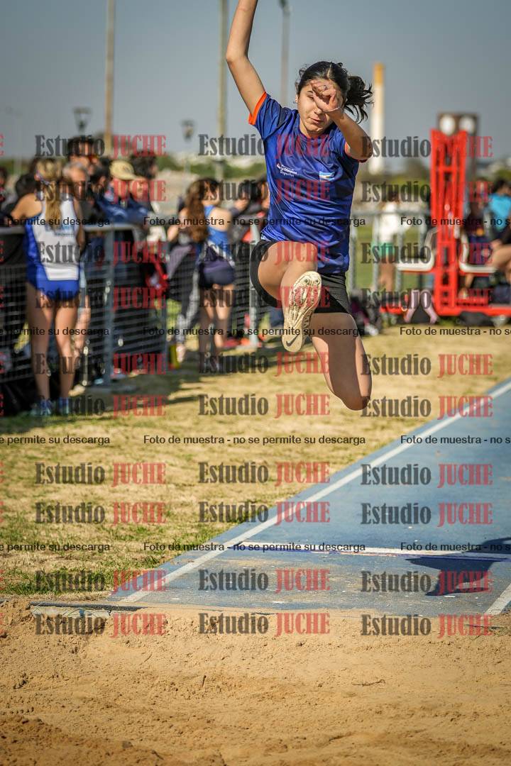Fotos del salto en largo de mujeres