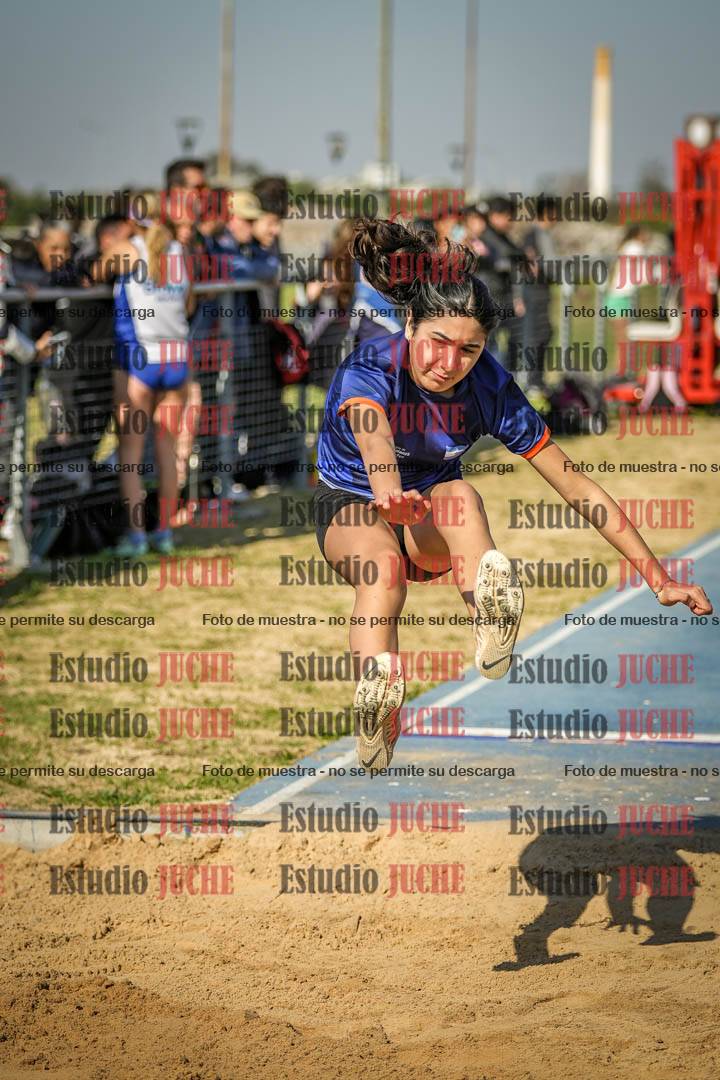 Fotos del salto en largo de mujeres