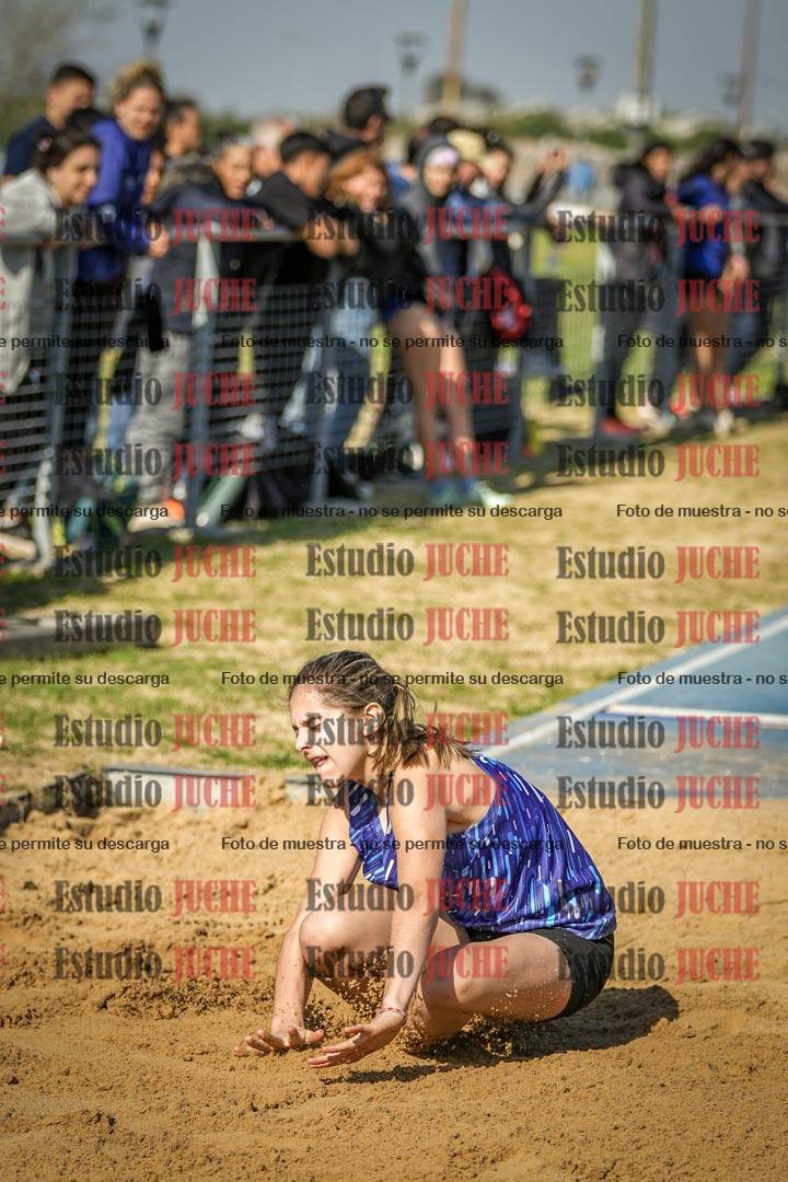 Fotos del salto en largo de mujeres